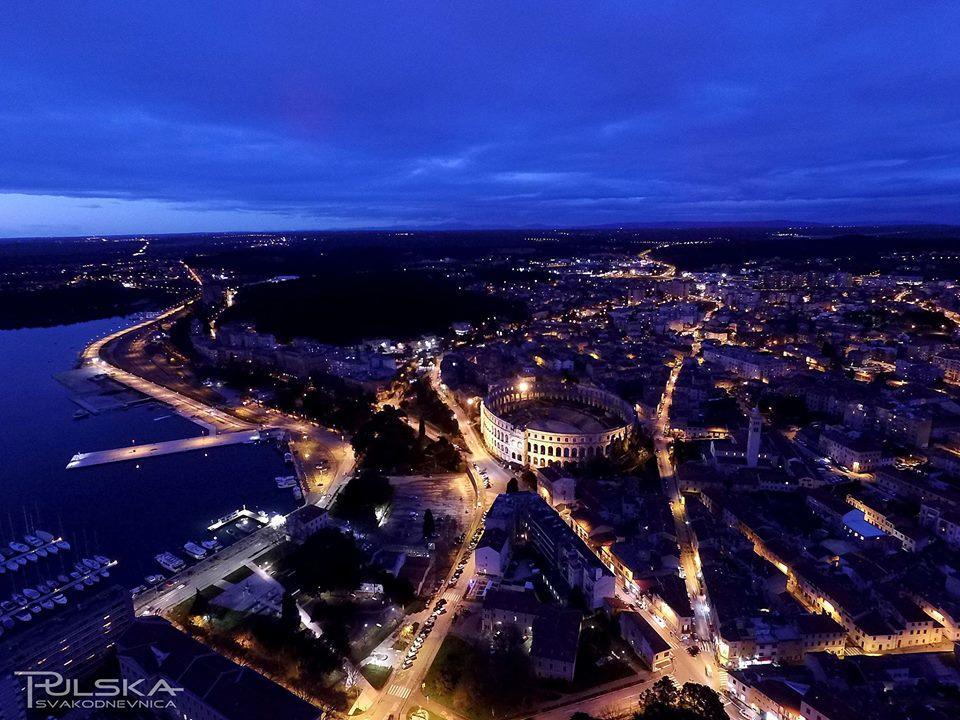 Top App 5 Min Arena Amphitheater PUY Exterior foto