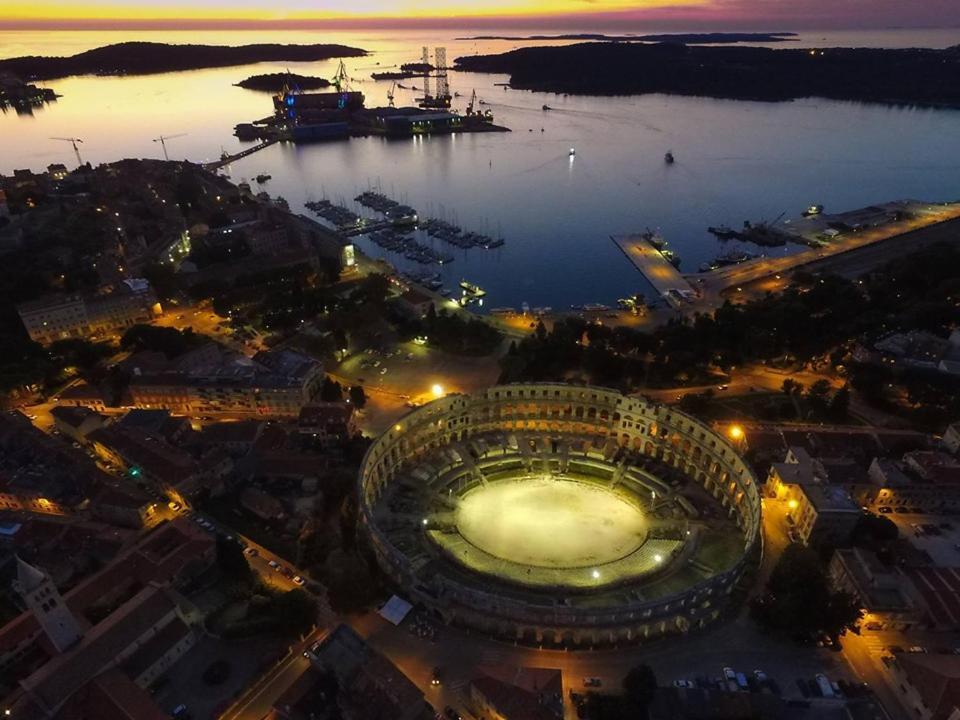 Top App 5 Min Arena Amphitheater PUY Exterior foto